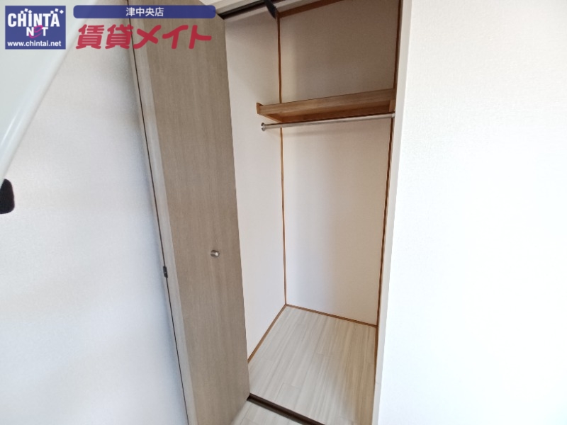 収納　同型参考写真