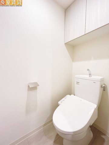 トイレ　温水洗浄便座