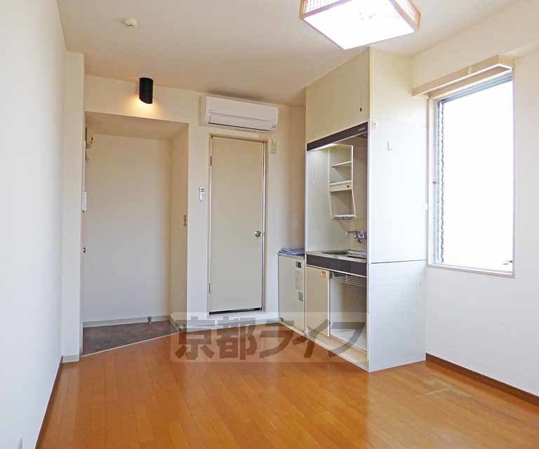 居室・リビング　広々とした室内です。