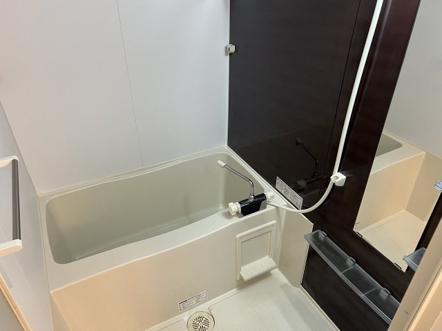 バス・シャワールーム　浴室乾燥機付きで便利です！