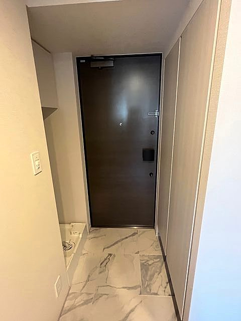 玄関　※別部屋参考写真