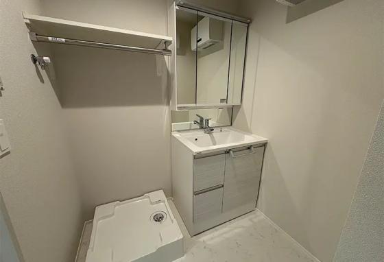 洗面設備　身支度に重宝するシャンプードレッサー！