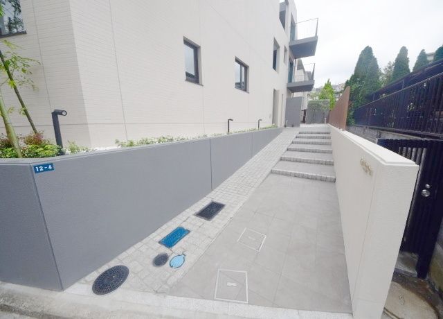 エントランス　★★緩やかな坂有りで自転車も楽ちん★★