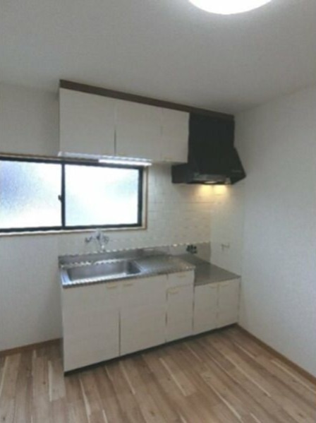 キッチン　反転間取りの別部屋の写真です。