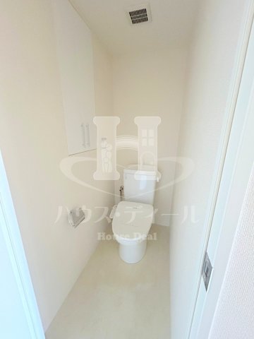 トイレ　別号室参考写真です