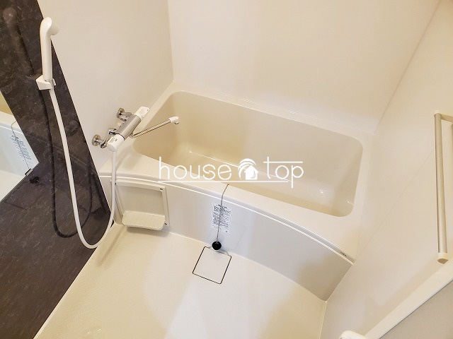 バス・シャワールーム　広々とした浴槽