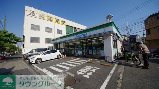 コンビニ　ファミリーマート練馬光ヶ丘店（コンビニ）まで460m