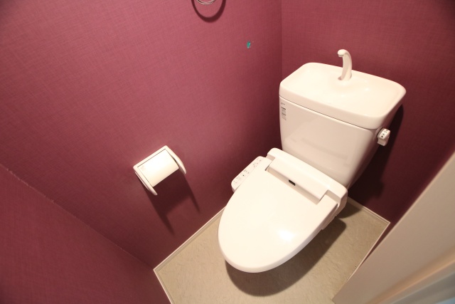 トイレ　※別室の参考写真の為、現況優先です。