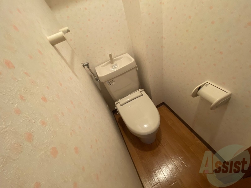 トイレ　こちらはトイレです。清潔感があり、安心して使用できます。