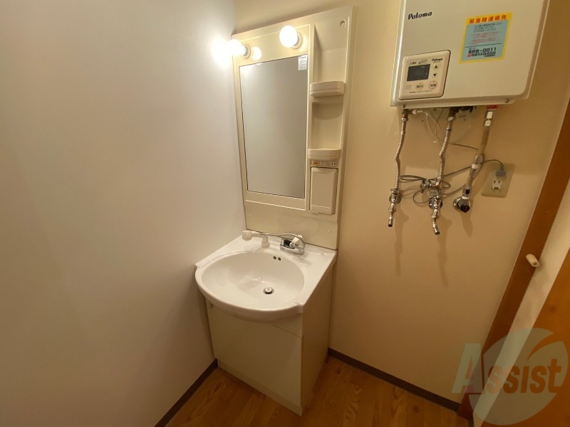 洗面設備　こちらに洗面台があります。朝の洗顔はこちらで。