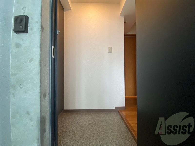 玄関　玄関の様子です。明るい印象ですね。気分もあがりそう。