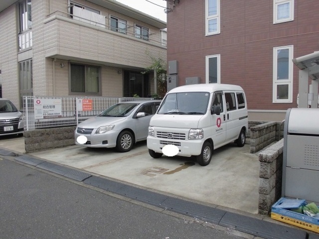 駐車場　駐車場