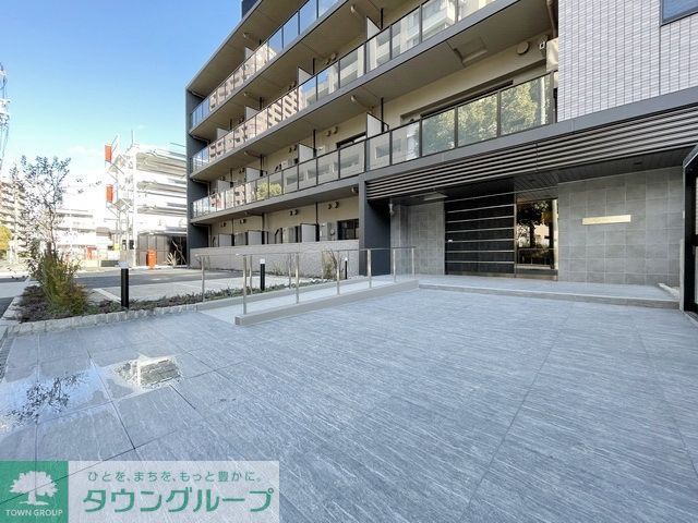 エントランス　駐車場