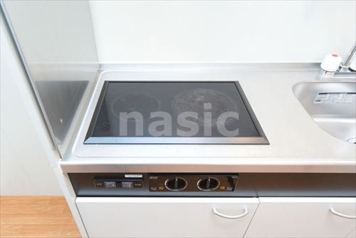 キッチン　ラジエントヒーター2口備え付け