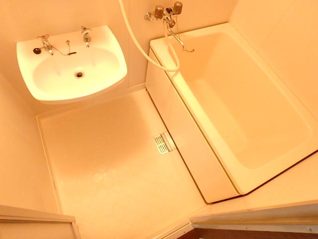 バス・シャワールーム　浴室です。
