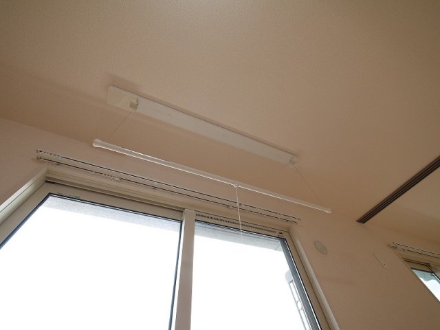 その他設備　室内物干しです
