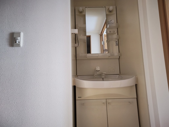 洗面設備　※別部屋の写真です。
