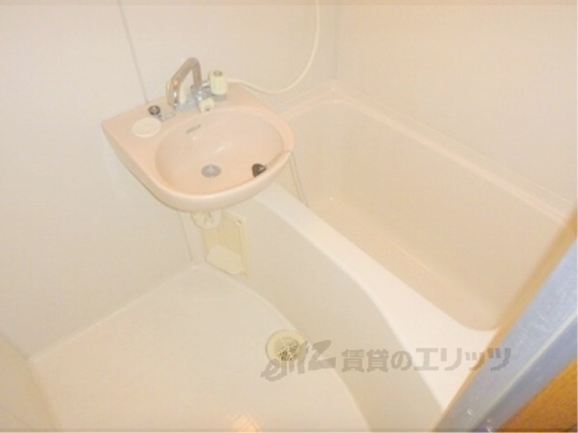 バス・シャワールーム　バス