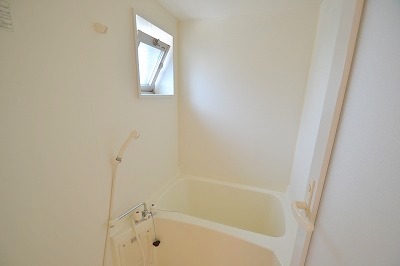 バス・シャワールーム　お問合せはシティホーム海田センター　082-821-2227