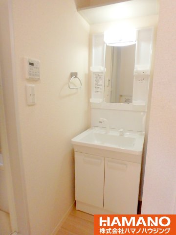 洗面設備　脱衣スペースもあります