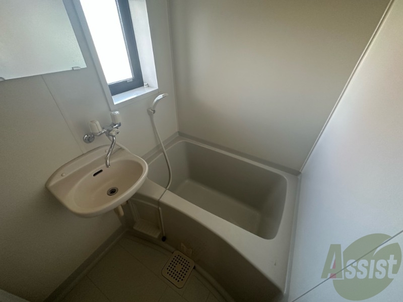 バス・シャワールーム　・お風呂は日々の疲れをリフレッシュできる広さがありますね。