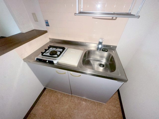 キッチン　落ち着いた色合いのキッチン。使い勝手も良いです。