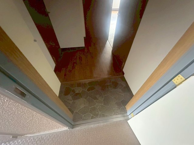 玄関　落ち着いたおしゃれな玄関です。