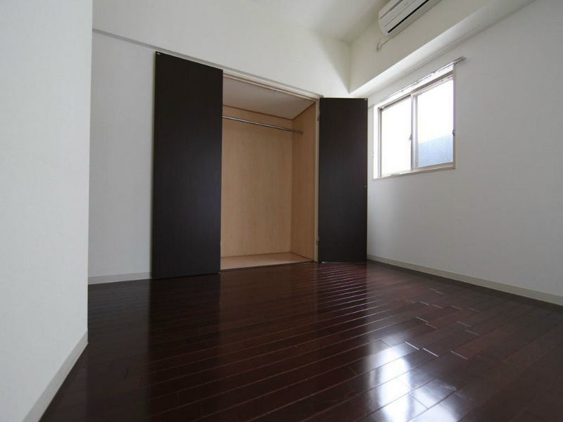 収納　洋室6.4帖　クローゼット付（収納充実してます）