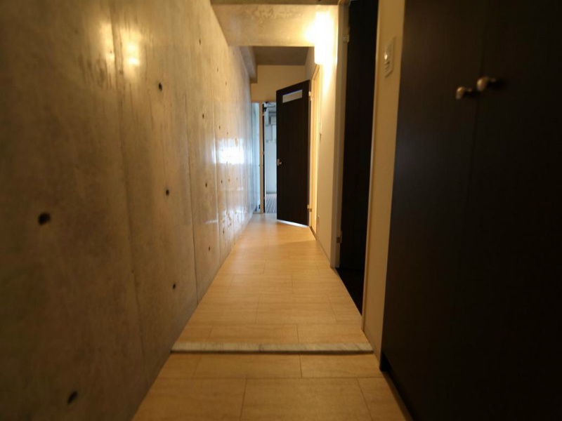 玄関　玄関　シューズボックス付（収納充実してます）