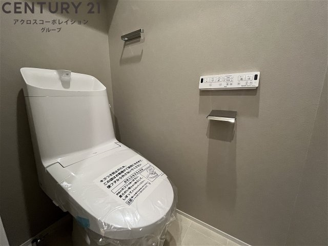 トイレ　温水洗浄便座機能付きのトイレです♪