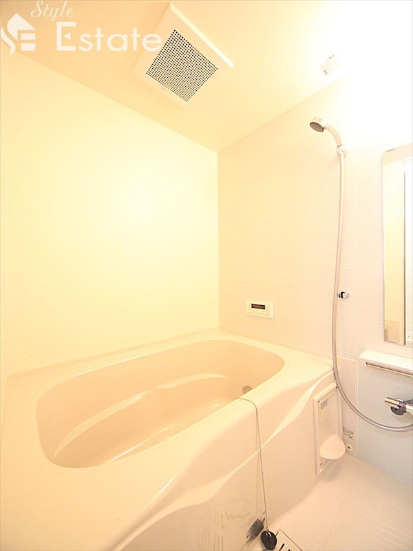 バス・シャワールーム　バスルーム