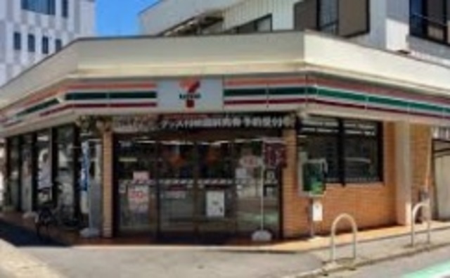 コンビニ　セブンイレブン船橋湊町店（コンビニ）まで392m