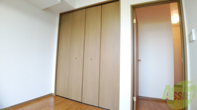 収納　リビングにございます収納になります。程よく便利なサイズ