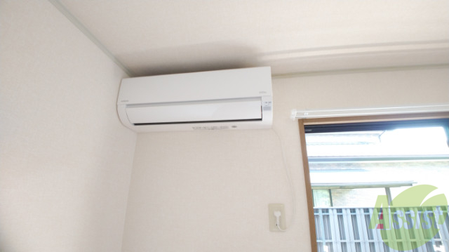 その他設備　リビングにエアコン設置してございます、暑い日も寒い日も快適に