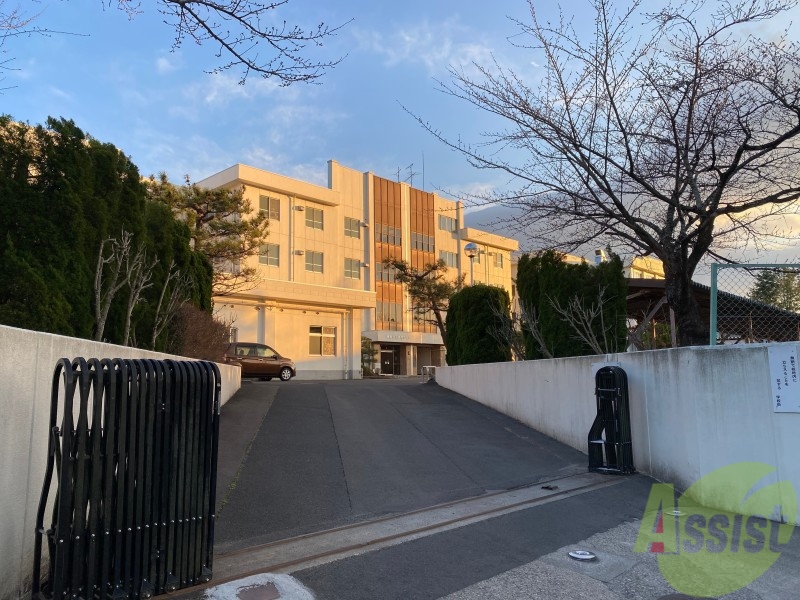 中学校　仙台市立加茂中学校（中学校）まで745m