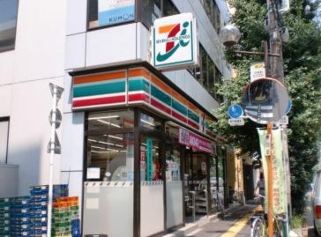 コンビニ　セブンイレブン文京目白台2丁目店（コンビニ）まで742m