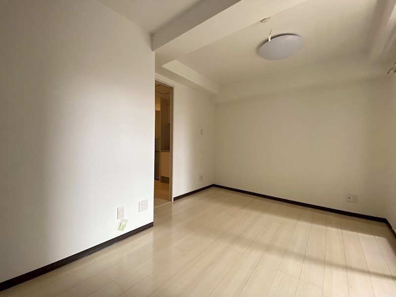 その他部屋・スペース　落ち着いて過ごせるお部屋なので、寝室にいかがでしょうか