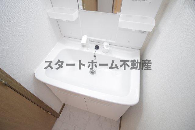 洗面設備　忙しい朝には欠かせない洗面所です