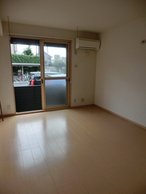 居室・リビング　ゆったり８．３帖のお部屋