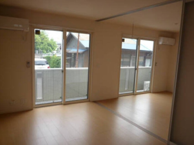 居室・リビング　図面と現状に相違がある場合には現状を優先