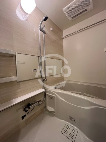 バス・シャワールーム　リヴェント難波ウエスト　浴室