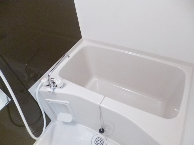 バス・シャワールーム　黒がオシャレな浴室です♪