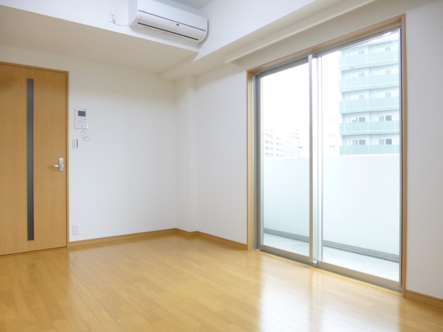 居室・リビング　2面採光です★