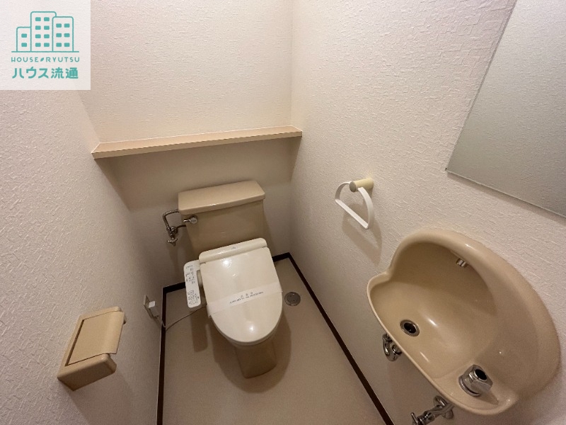 トイレ　写真は別号室です。