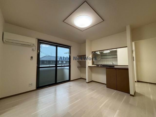 居室・リビング　※反転タイプです。