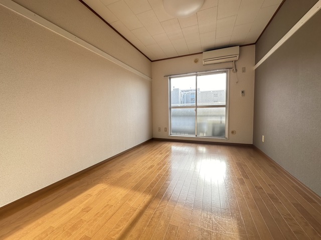 居室・リビング　別部屋参考写真です