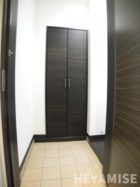 玄関　※同間取りの別の階のお部屋の写真です※