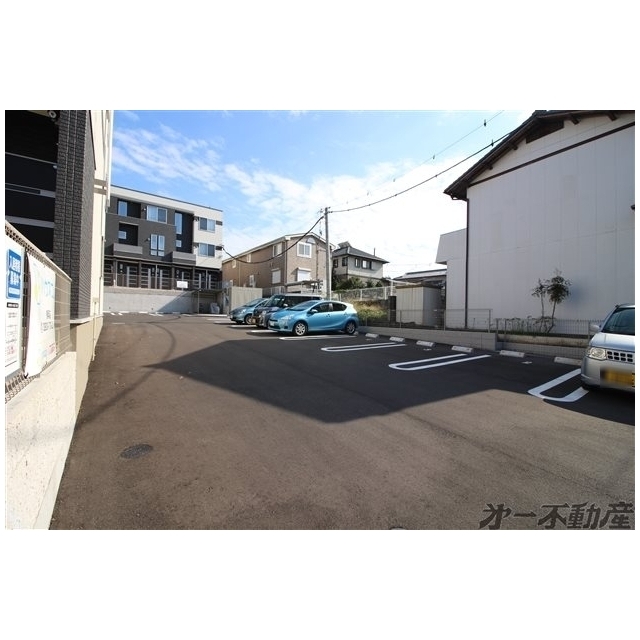 駐車場　駐車場