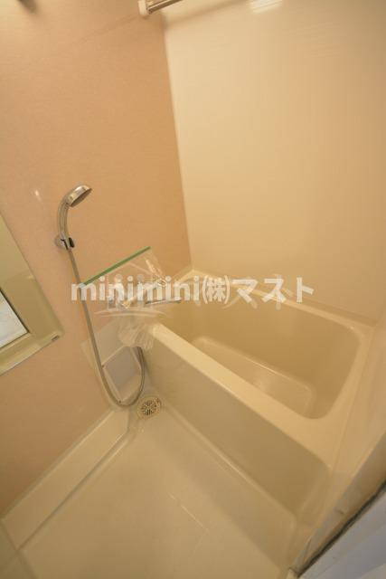 バス・シャワールーム　※同マンション別間取り参考写真です