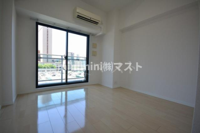 居室・リビング　※同マンション別間取り参考写真です